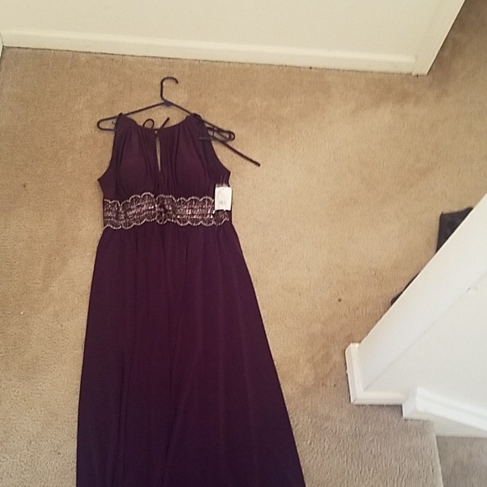 A purple long dress - Picture 3 of 4